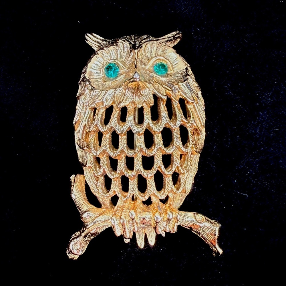 Vintage Gold Tone Openwork Owl Brooch Green Eyes Figural Bird Pin